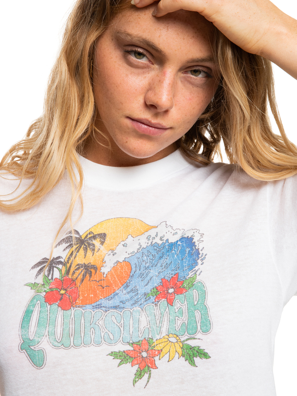 Produit Femme 1 - T-shirt blanc illustration vague, coucher de soleil,fleurs, palmier dans un rond