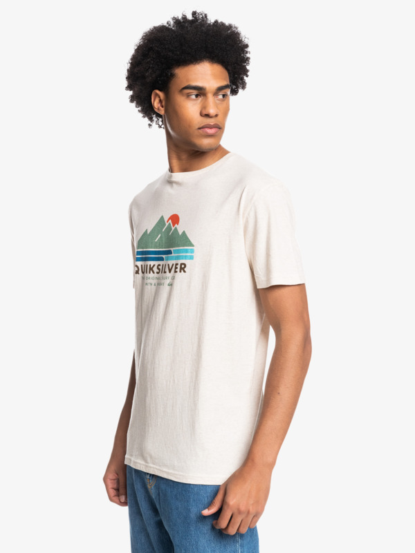 T-shirt porté de quart 